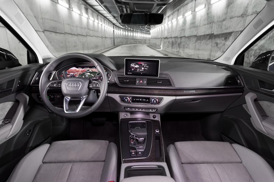 Торпедо Audi Q5 TDI Quattro 2016 года  (WW) (фото 14 из 90)
